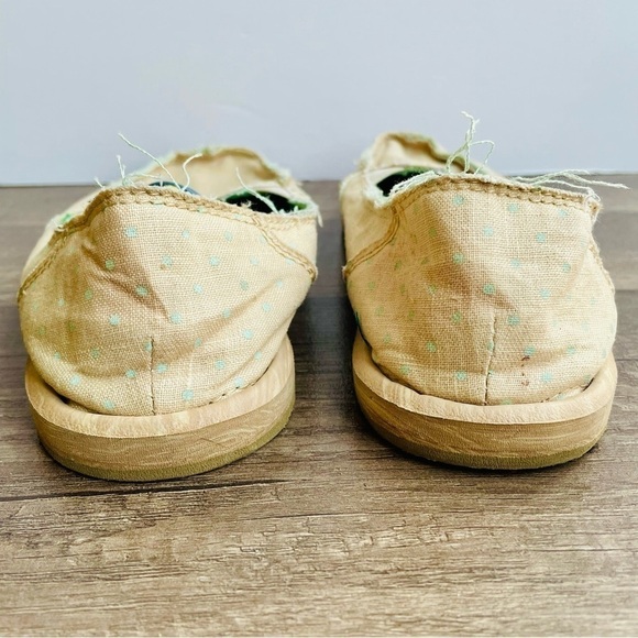 Sanuk Beige Canvas Slip On Loafers Size 9 - Picture 4 of 6